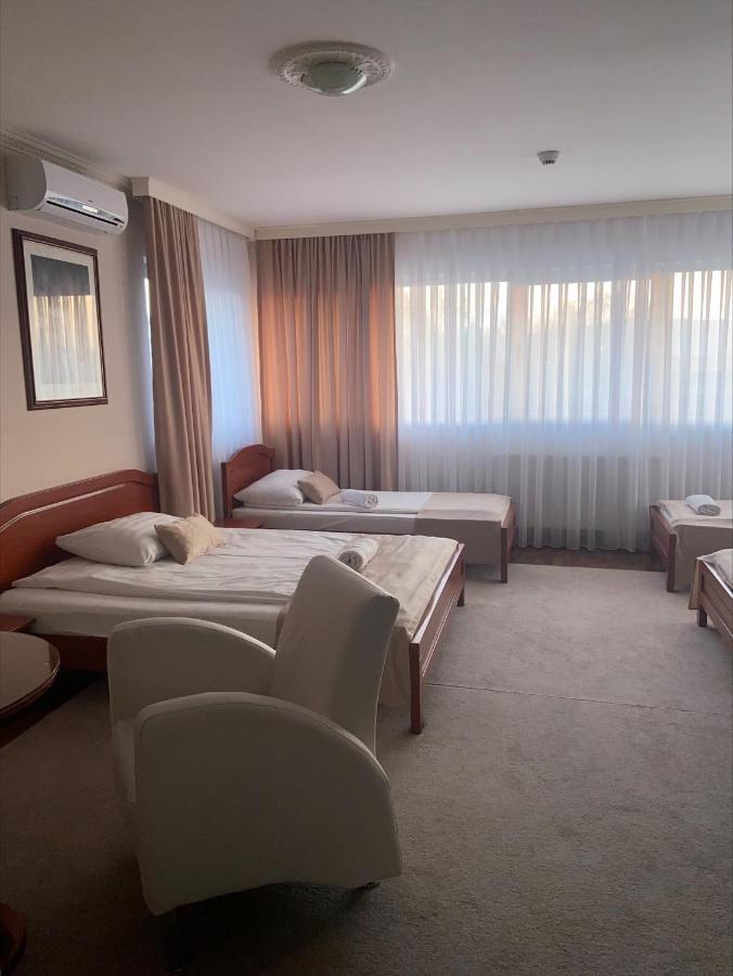 Hotel New Milenium Lukavac Exterior photo
