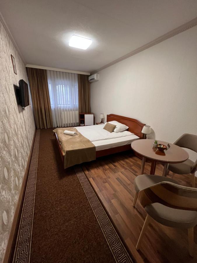 Hotel New Milenium Lukavac Exterior photo